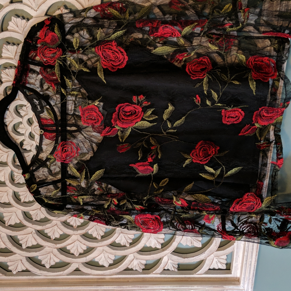 Lord and Taylor Top Size Medium - Picture 8 of 13